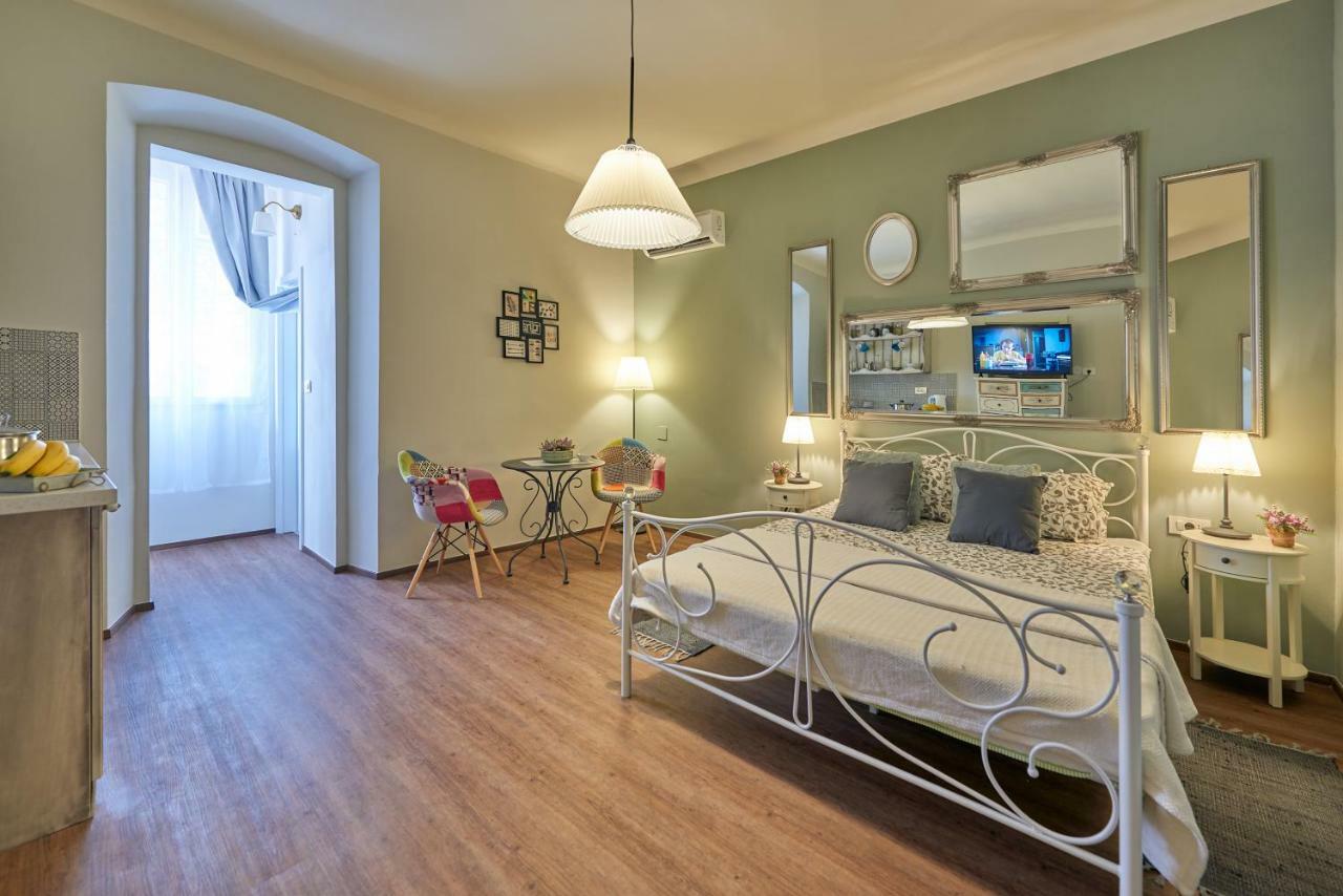 Old City Romanitic Studios 1 With Free Private Parking Pula Exterior foto